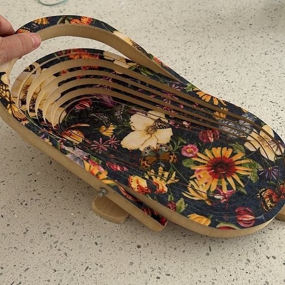 Handmade Wood Folding Collapsible Trivet Basket with Floral Butterfly Print - Picture 1 of 6
